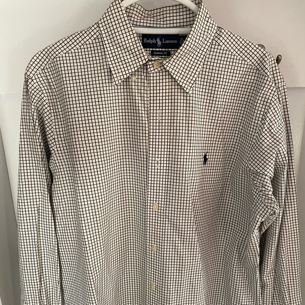 RALPH LAUREN classic fit Mens dress shirts. Size large. Excellent condition.